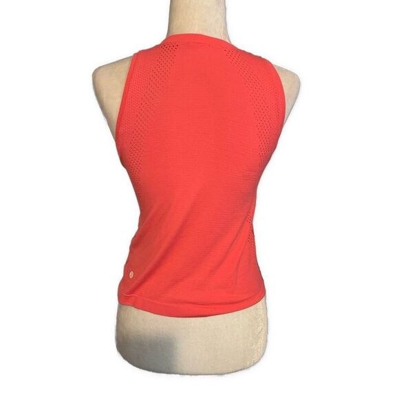 Lululemon Womens Solid Hot Pink Crop Crew Neck Light Weight Tank Top 2 Xs - Picture 2 of 4